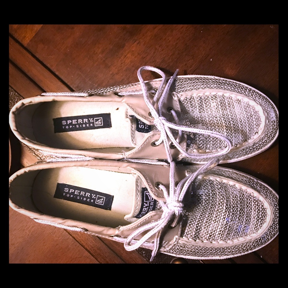 Size 4 Silver and grey sequin Sperry top-sider